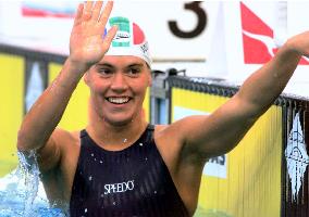 Heyns sets world record in 50 meters breaststroke